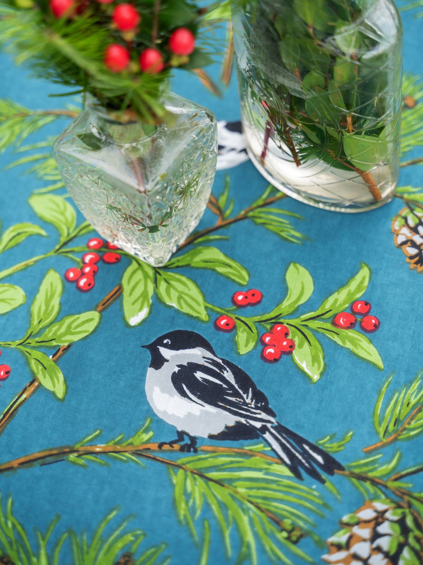 Tablecloth, Chickadee Round Cloth: 70"