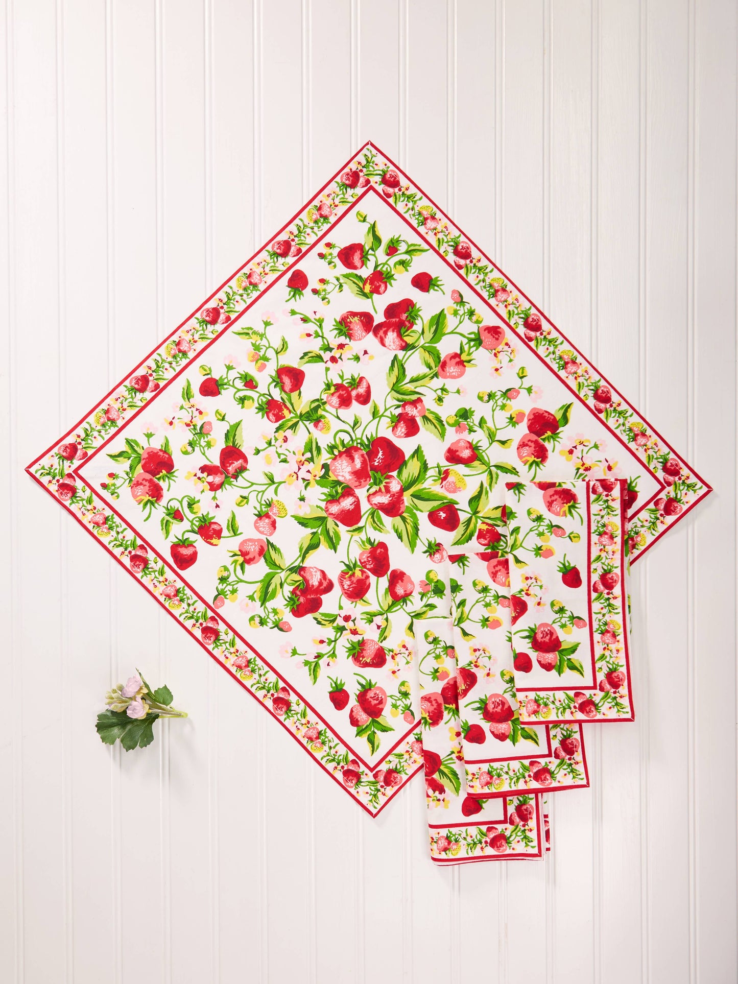 Napkin, Strawberry Basket Napkin Set of 4