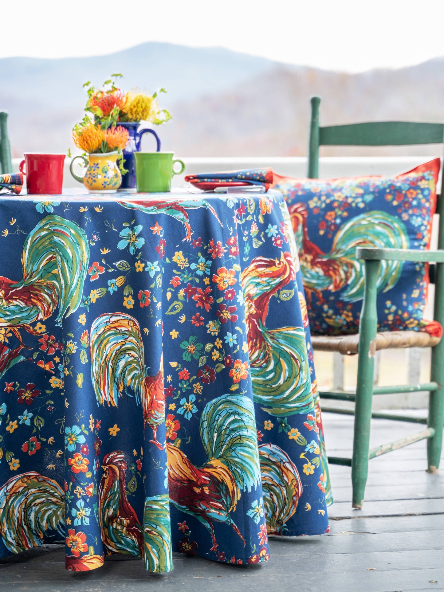 Tablecloth, Rooster Round Cloth: 70" (navy)